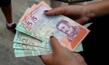 البنك المركزي الفنزويلي يصدر ورقة نقدية ب ٦ أصفار قيمتها أقل من دولار