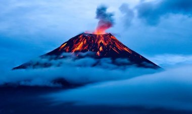 بركان سانجاي يعلن غضبه.. الرماد يصل لـ5 مقاطعات بالإكوادور