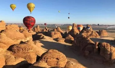 حلق في سماء العلا مع تجارب ترفيهية ساحرة