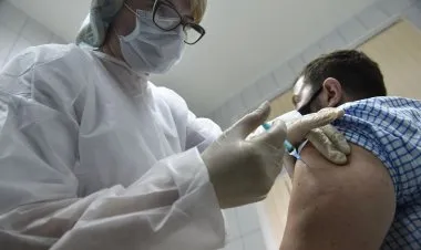 الصحة العالمية تقترح إعطاء جرعة ثالثة من اللقاحات للبشر