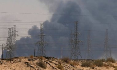 إستهداف مصفاة الرياض بست طائرات مسيرة واندلاع حرائق فيها