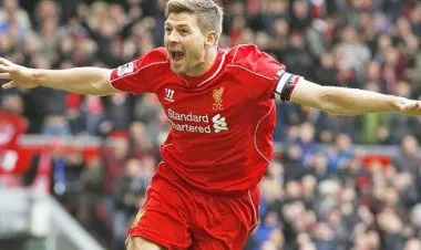 ستيفن جيرارد يطالب اليويفا بالتحرك بعد إهانة عنصرية