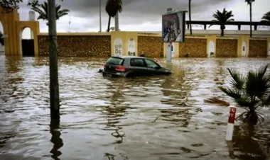 الفيضانات الغزيرة تغمر شوارع تطوان المغربية