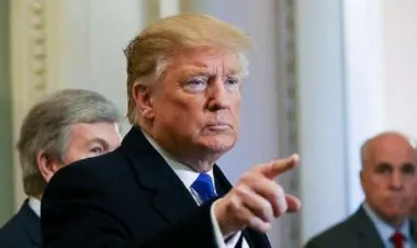 ترامب يهاجم بايدن في أول ظهور له بعد مغادرته البيت الأبيض