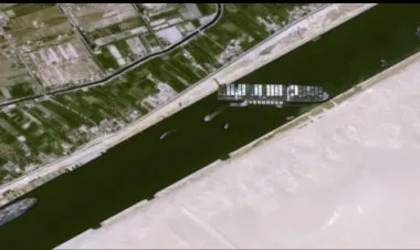 البيت الأبيض يعلق على حادثة قناة السويس