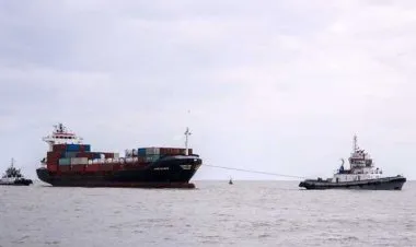 مصر تعلن إنقاذ سفينة حاويات بميناء دمياط