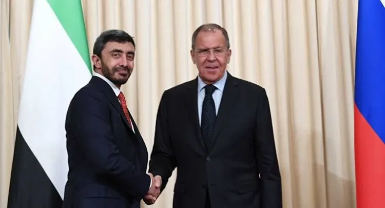 وزير خارجية الإمارات: عودة سوريا إلى محيطها أمر لا بد منه