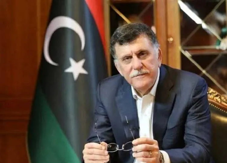 السراج يسلم السلطة للدبيبة ويغادر إلى لندن