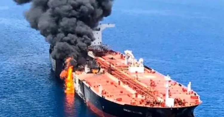 إيران تتهم إسرائيل باستهداف إحدى سفنها