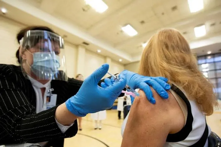 الصحة العالمية: شخص واحد من كل مليون قد يعاني من مضاعفات لقاحات كورونا