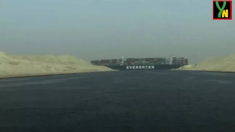 تفاقم أزمة الحاويات العالمية بسبب السفينة العالقة بقناة السويس