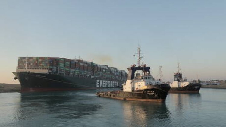 شركة ميرسك العالمية: السفينة الجانحة سببت اضطرابات في نشاط الشحن العالمي لعدة أشهر.