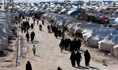 قوات سوريا الديمقراطية تعتقل 71 مسلحا بمداهمة لمخيم الهول