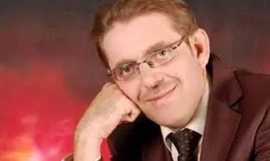 مقارنة بين قصيدتين... جرير والفرزدق