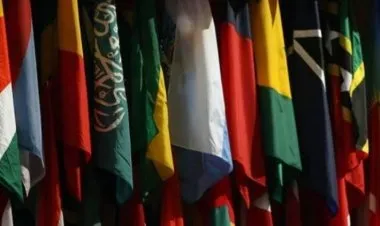 البنك الدولي وصندوق النقد يجهزان ( حلا مبتكر )  لخفض ديون الفقراء