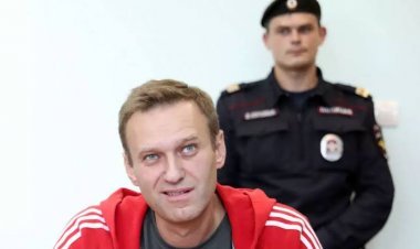 المعارض الروسي اليكسي نافالني يقاضي سجنه بسبب القرآن