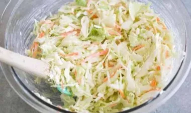 طريقة تحضير سلطة الكول سلو