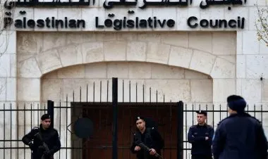 محمود عباس يقرر تأجيل الانتخابات الفلسطينية