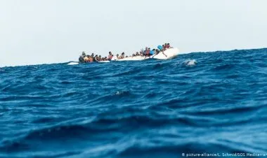 إنقاذ 125 طفلا، كانوا متجهين بقارب إلى أوروبا