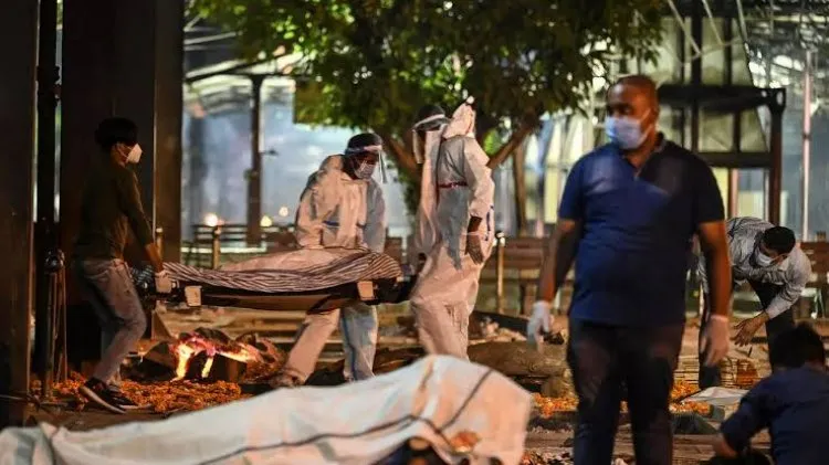 رقم قياسي يومي لعدد الإصابات بكورونا يقترب من المليون