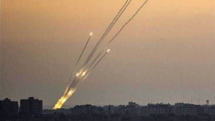 اسرائيل تهدد غزة بضربة واسعة إذا استمر إطلاق الصواريخ