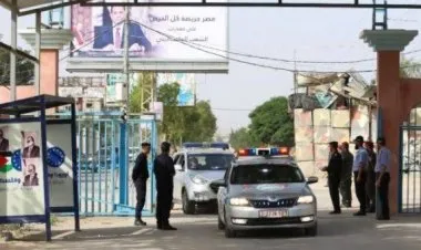 رئيس المخابرات المصرية في غزة برفقة وزراء من السلطة الفلسطينية