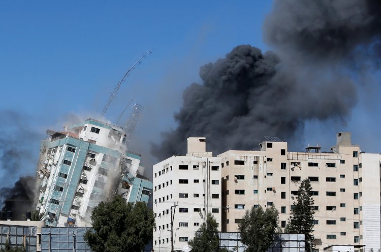 طيار اسرائيلي يكشف سبب تدمير الأبراج في غزة