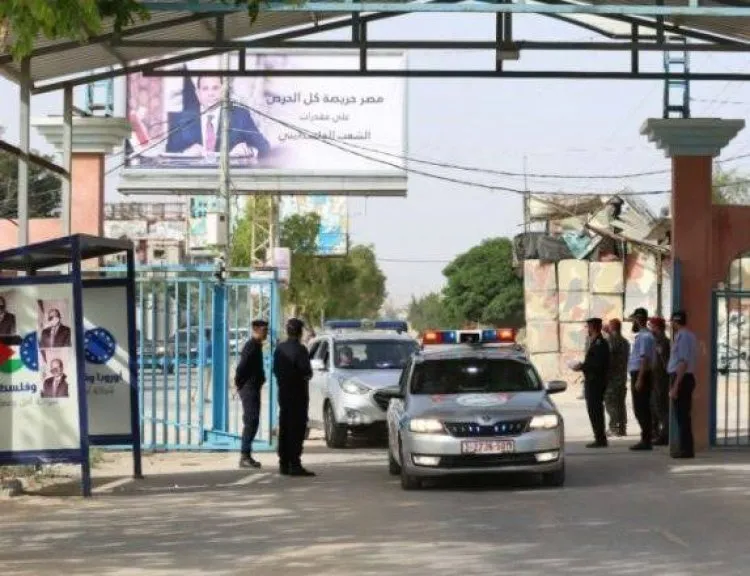 رئيس المخابرات المصرية في غزة برفقة وزراء من السلطة الفلسطينية