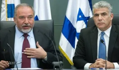 لبيد يطيح بنتنياهو وينجح في تشكيل الحكومة الإسرائيلية