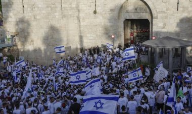 المستوطنون يقررون إعادة مسيرة الأعلام في القدس