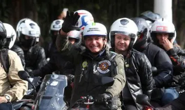 تغريم رئيس البرازيل لعدم وضعه كمامة طبية