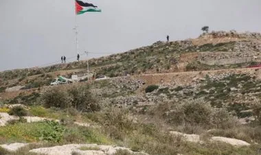 قرار إسرائيلي بإخلاء بؤرة "أفيتار" الاستيطانية على جبل صبيح في بيتا