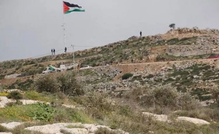قرار إسرائيلي بإخلاء بؤرة "أفيتار" الاستيطانية على جبل صبيح في بيتا