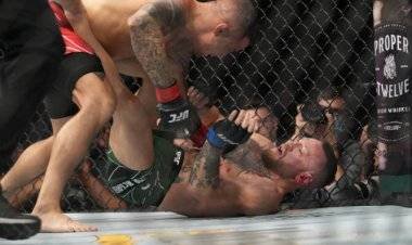 ماكغريغور يصاب في مستهل مبارزته مع بوارييه ويخسر بالضربة القاضية الفنية