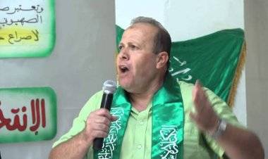 عماد البرغوثي.. عالم فلسطيني تضامن معه العالم وأهملته السلطة