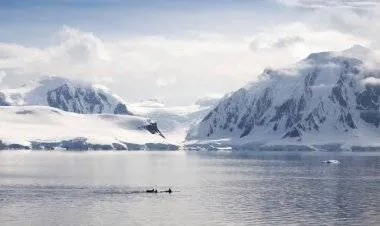 علماء يضعون فرضية وجود كون مواز لكوننا يمكنه الرجوع بالزمن إلى الوراء