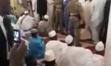 لحظة محاولة اغتيال رئيس مالي المؤقت