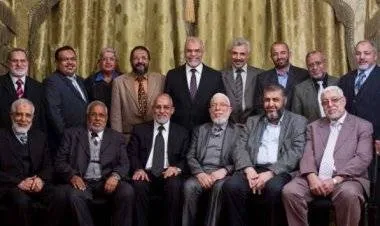 مصر: المؤبد لمرشد الإخوان ونائبه وقيادات بالجماعة بتهمة التخابر مع حماس