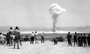 ملف التجارب النووية في صحراء الجزائر ينغّص علاقاتها بفرنسا