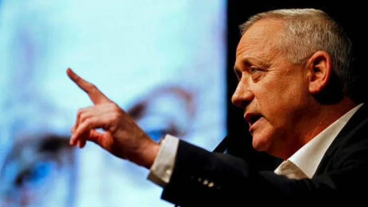 غانتس: إسرائيل مستعدة للعمل لدى الجهات الدولية لمساعدة لبنان في الخروج من أزمته