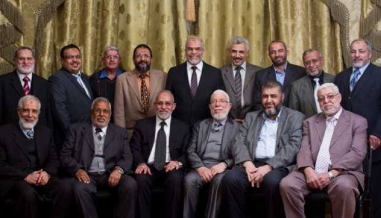 مصر: المؤبد لمرشد الإخوان ونائبه وقيادات بالجماعة بتهمة التخابر مع حماس