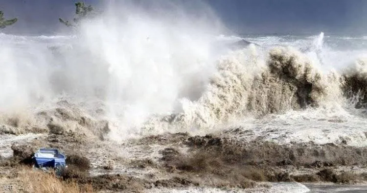 تحذير من احتمال تسونامي عقب زلزال بقوة 8.2 درجة ضرب شبه جزيرة ألاسكا