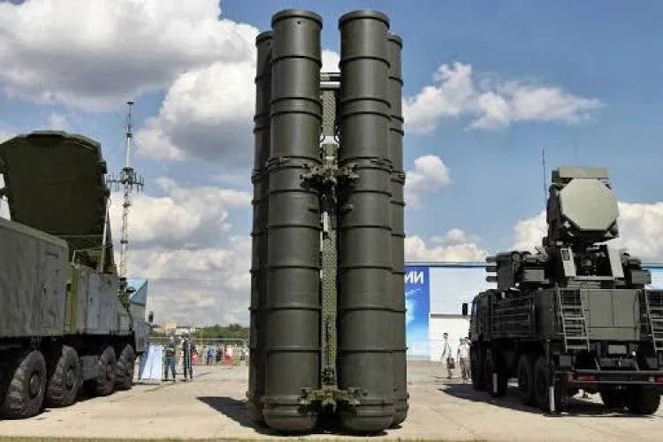 الجيش الروسي يتسلم أول دفعة من منظومات "إس - 500"