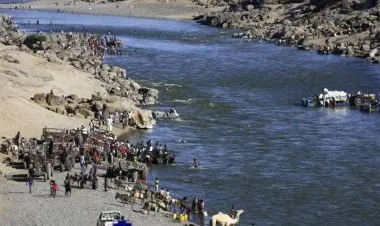 جثث لرجال ونساء أثيوبيين تطفو في نهر على الحدود بين إثيوبيا والسودان