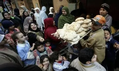 السيسي: حان الوقت لزيادة سعر رغيف الخبز