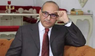 رسالة إلى الرئيس التونسي: أعد الي كتبي التي أهديتها إليك