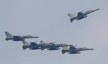 طيران الاحتلال يوجه ضربات جوية لمناطق في جنوب لبنان، رداً على إطلاق صواريخ في وقت سابق تجاه شمال فلسطين