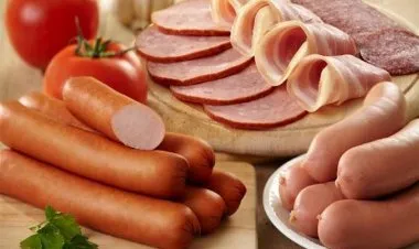 الإفراط في تناول اللحوم المصنعة يزيد من فرص الإصابة بمرض السكري، وسرطان القولون: