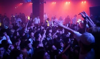 الصين تحظر الأغاني ذات المحتوى غير القانوني والدروس الخصوصية