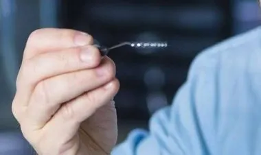 شريحة دماغية تعيد الأمل لمرضى الشلل